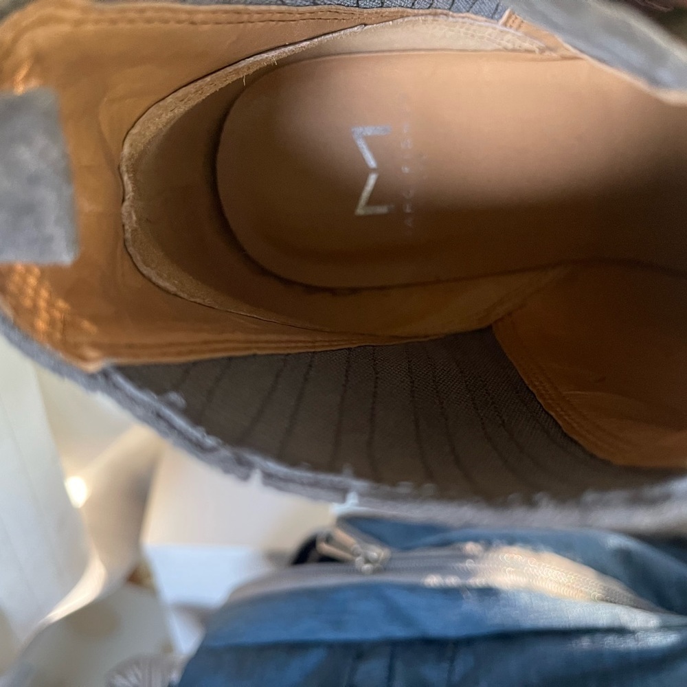 Grey booties, Size 6.5 - Picture 4 of 4
